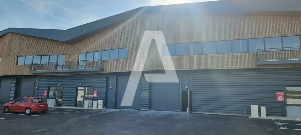 Local d'activités dans Moissy-Cramayel à vendre - Photo de l’immeuble – Image 1 sur 5