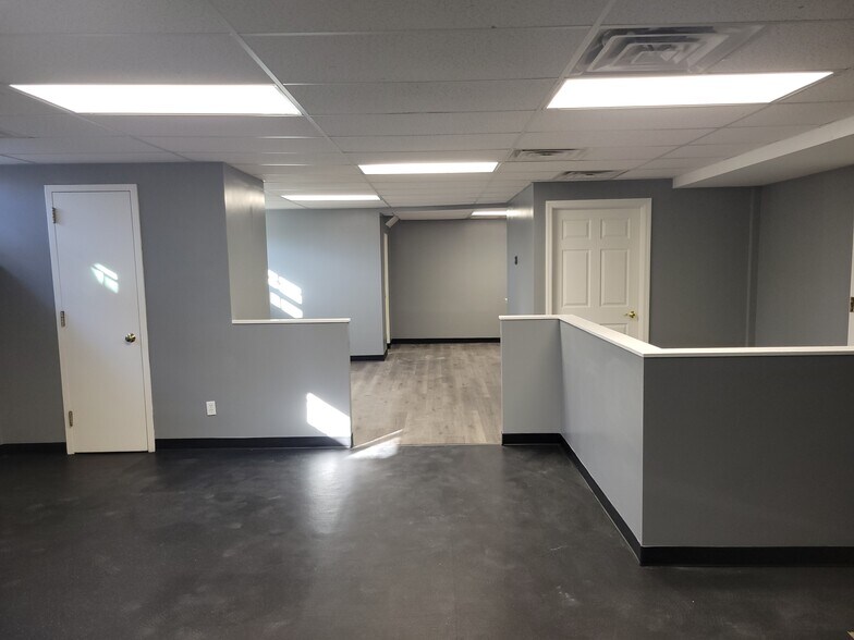 160 Commack Rd, Commack, NY à louer - Photo de l’immeuble – Image 2 sur 31