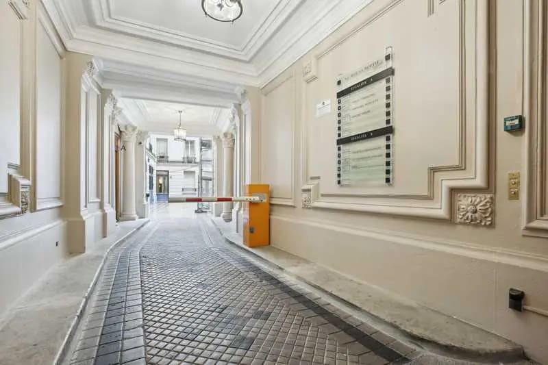 62 Rue La Boétie, Paris à louer - Photo de l’immeuble – Image 2 sur 14