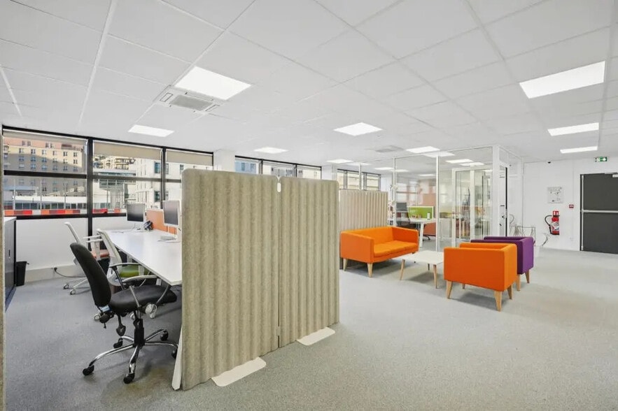 56-58 Boulevard De La Mission Marchand, Courbevoie à louer - Photo intérieure – Image 3 sur 9