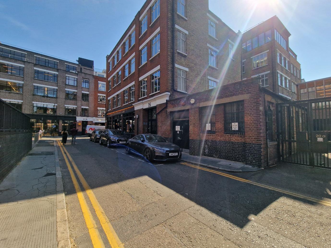 20 Northburgh St, Londres à louer Photo de l’immeuble– Image 1 sur 5