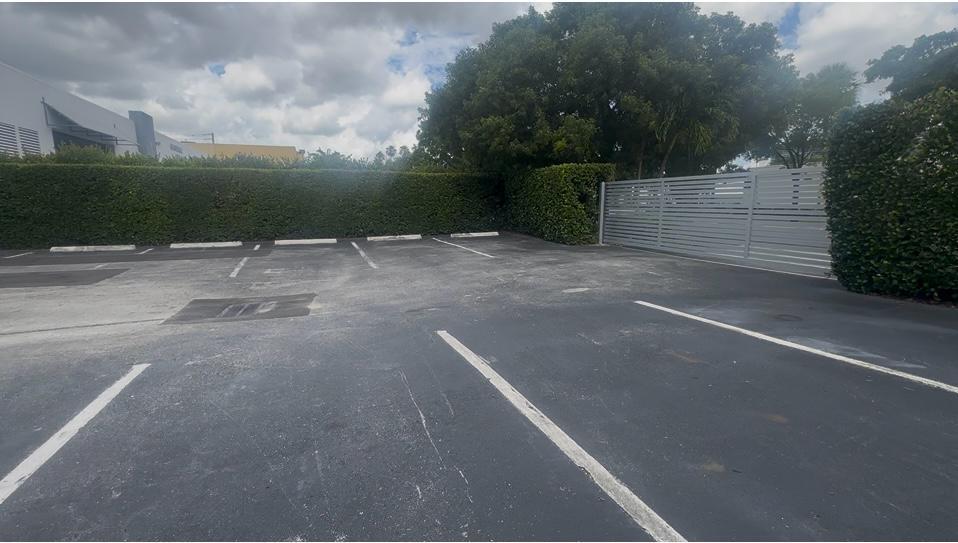 8080-8100 NW 33rd St, Doral, FL à louer - Photo de l’immeuble – Image 3 sur 11
