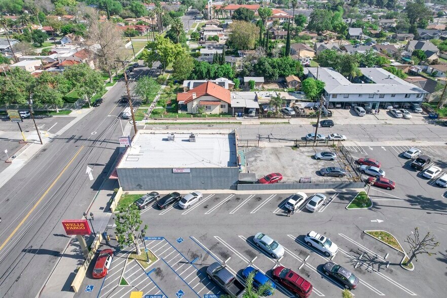 2299 N Arrowhead Ave, San Bernardino, CA à vendre - Photo de l’immeuble – Image 3 sur 7