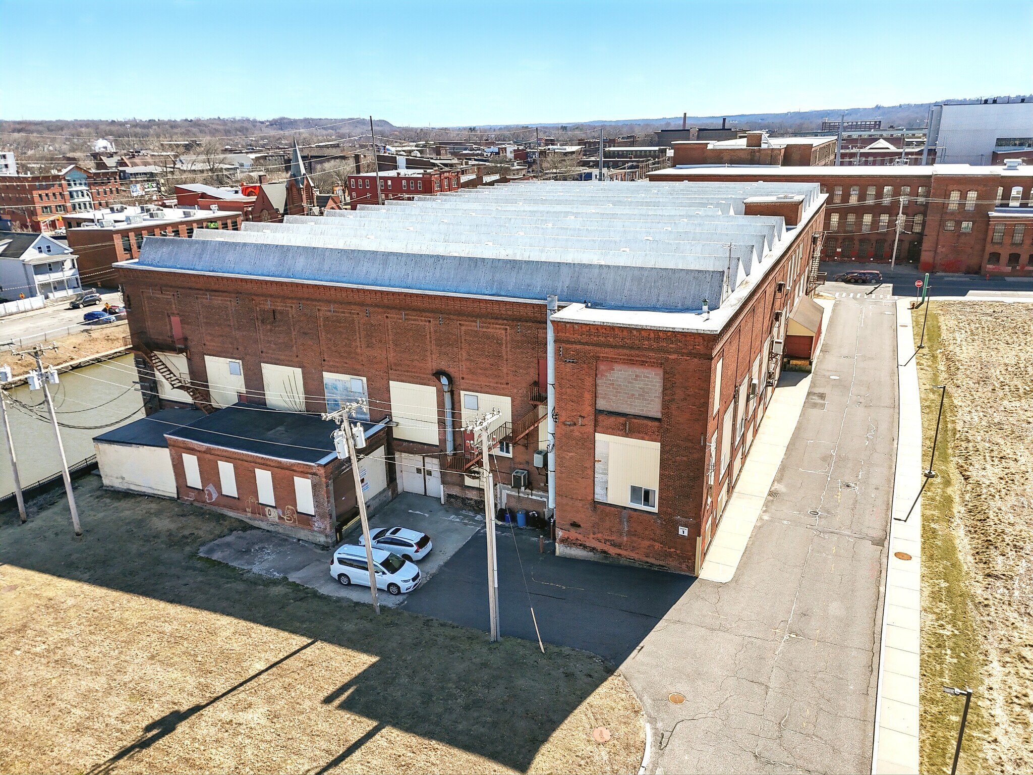 1 Bigelow St, Holyoke, MA à vendre Photo principale– Image 1 sur 7