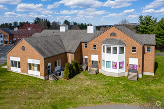 1051 Farmington Ave, Farmington, CT - VUE AÉRIENNE  vue de carte