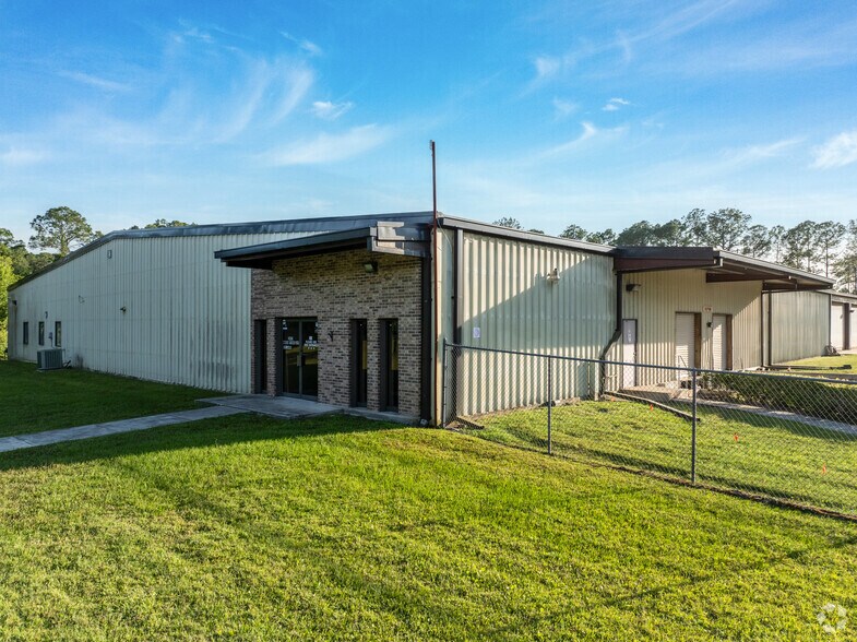 2451 W New York Ave, Deland, FL à vendre - Photo principale – Image 1 sur 4