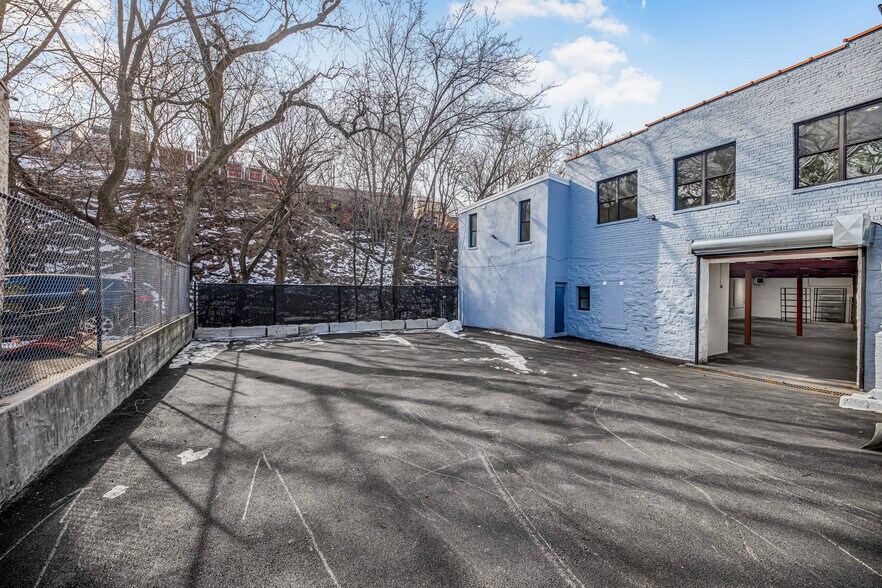 284 Nepperhan Ave, Yonkers, NY à louer - Photo de l’immeuble – Image 3 sur 15