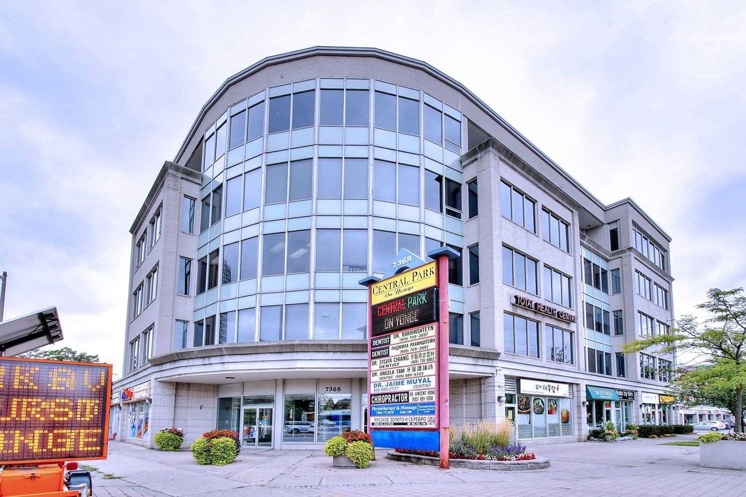 7368 Yonge St, Vaughan, ON à vendre Photo de l’immeuble– Image 1 sur 13