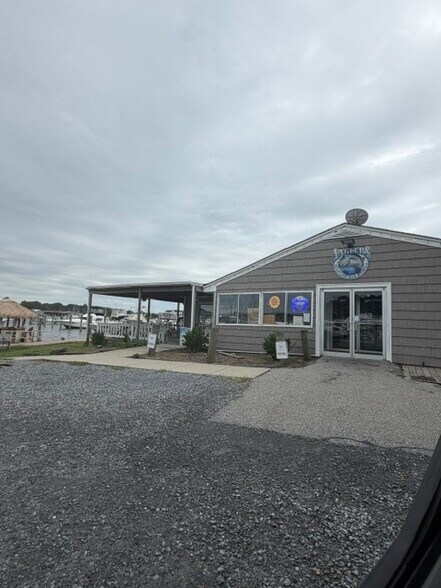 255 Lore Rd, Solomons, MD à louer - Photo de l’immeuble – Image 2 sur 8