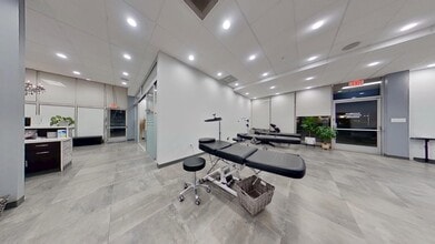 19002-19148 Brookhurst St, Huntington Beach, CA à louer Photo intérieure– Image 2 sur 6