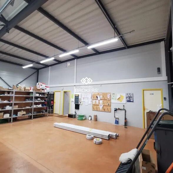 Industriel/Logistique dans Fillinges à louer - Photo de l’immeuble – Image 2 sur 5