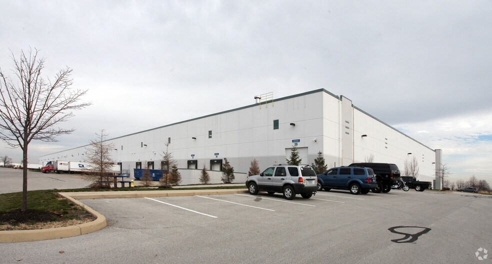 758 Columbia Rd, Plainfield, IN à louer - Photo de l’immeuble – Image 3 sur 8