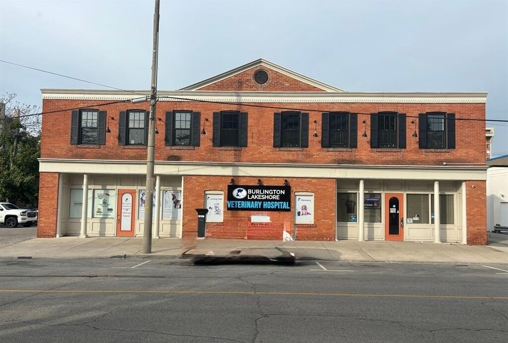 484 John St, Burlington, ON à vendre Photo de l’immeuble– Image 1 sur 18