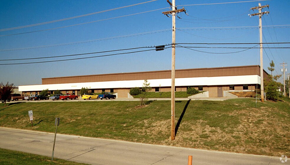 1300 Cox Ave, Erlanger, KY à louer - Photo de l’immeuble – Image 2 sur 3
