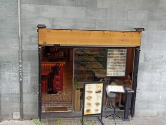 Plus de détails pour Local commercial à louer