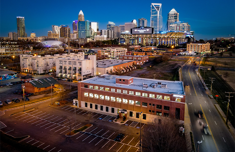 1000 W Morehead St, Charlotte, NC à louer - Photo de l’immeuble – Image 2 sur 12