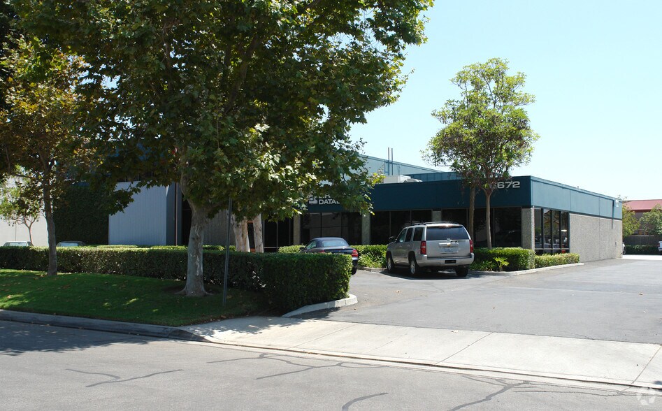16662-16672 Millikan Ave, Irvine, CA à louer - Photo de l’immeuble – Image 2 sur 5