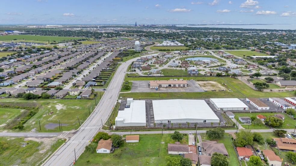 1663 Moore Ave, Portland, TX à vendre - Aérien – Image 2 sur 16