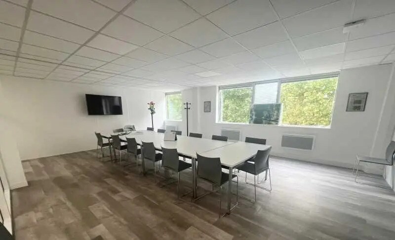 Bureau dans Créteil à louer Photo de l’immeuble– Image 1 sur 6