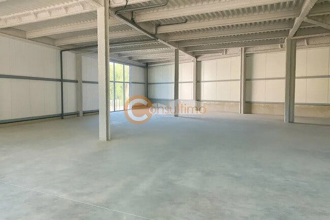 Plus de détails pour 1-5 Avenue De Bordeaux, Carbon-Blanc - Local commercial à louer