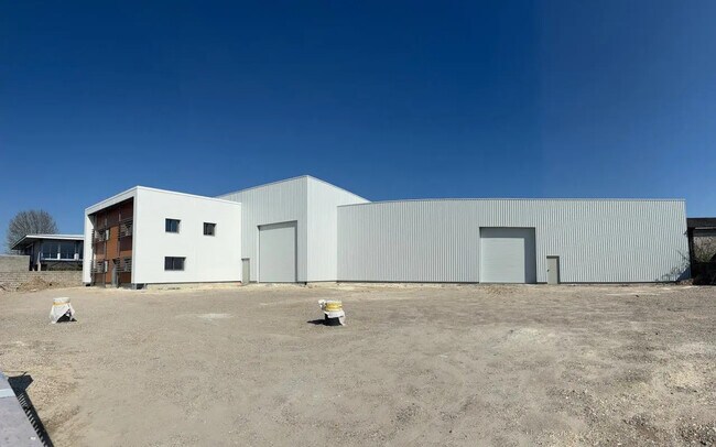 Plus de détails pour Bureau, Local d'activités à louer