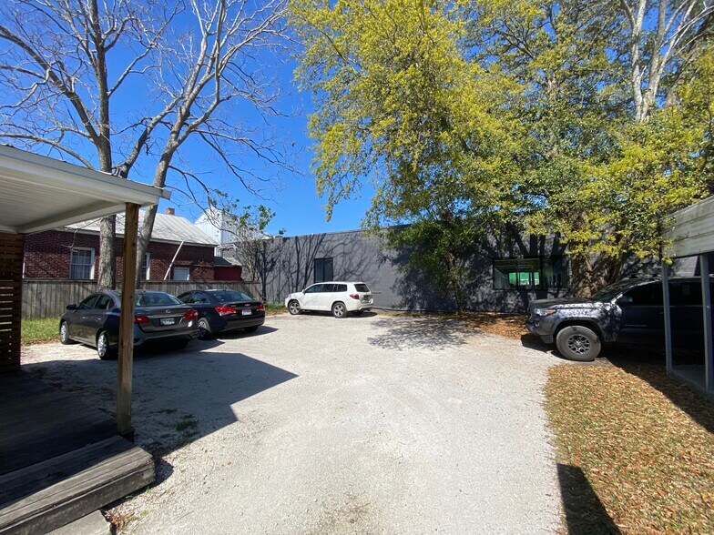 704 Meeting St, Charleston, SC à louer - Photo de l’immeuble – Image 3 sur 8