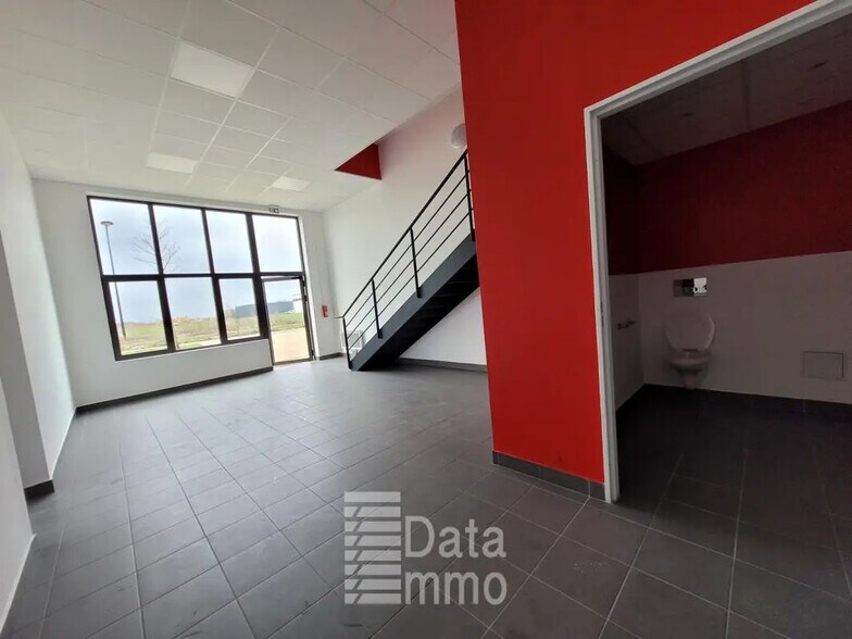 15 Rue Clément Ader, Saint-Pierre-du-Perray à vendre - Photo de l’immeuble – Image 2 sur 6