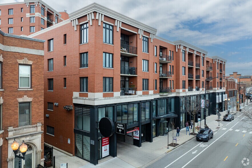 3224-3240 N Halsted St, Chicago, IL à louer - Photo de l’immeuble – Image 1 sur 6