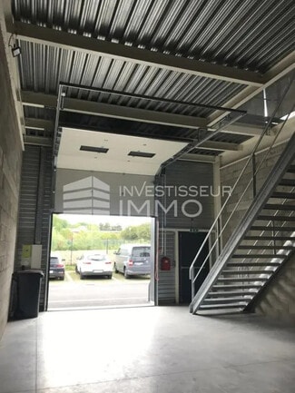 Plus de détails pour Local d'activités à louer