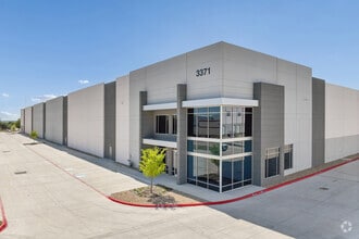 3210 N Central Expy, McKinney, TX à louer Photo de l’immeuble– Image 1 sur 10