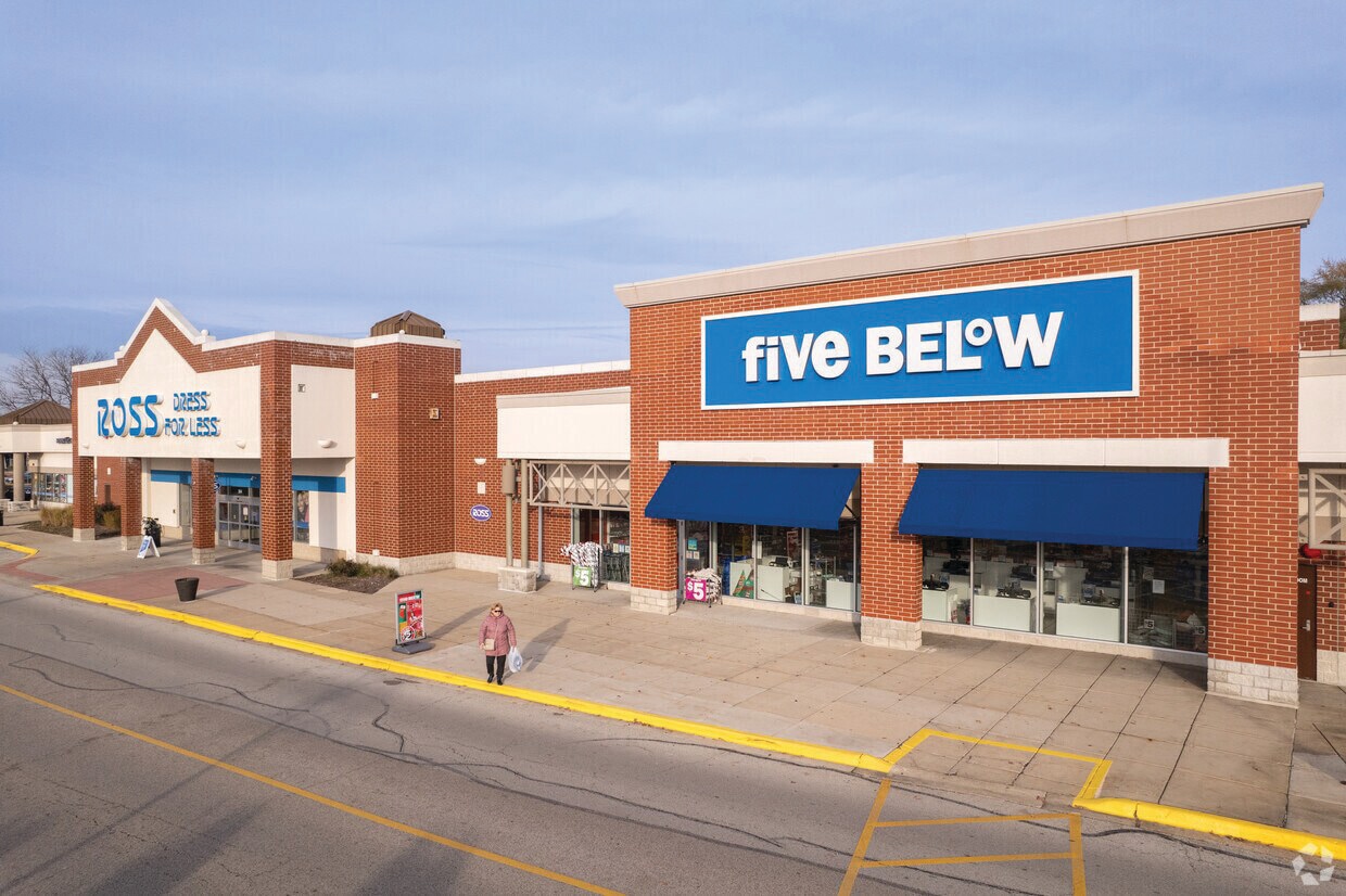 701 N Milwaukee Ave, Vernon Hills, IL à louer Photo de l’immeuble– Image 1 sur 6