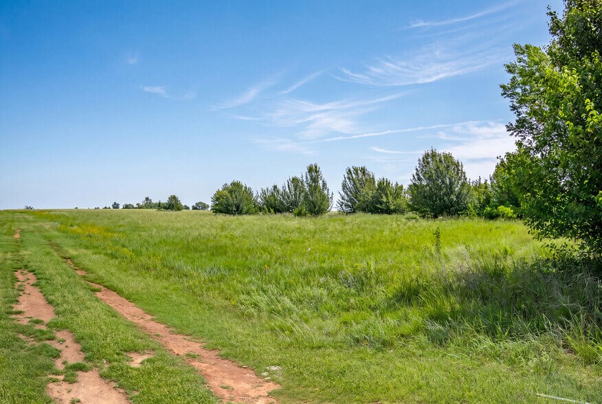 122 E Richmond Rd, Stillwater, OK à vendre - Photo de l’immeuble – Image 3 sur 24