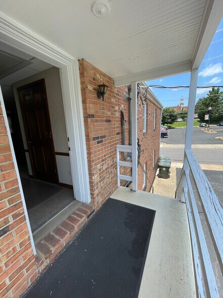 301 S West St, Culpeper, VA à louer - Photo de l’immeuble – Image 3 sur 3