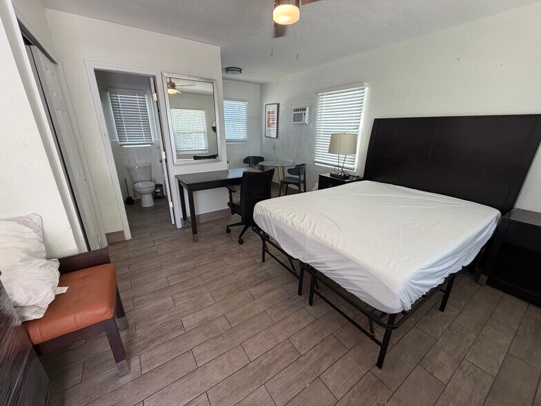 1466 De Leon St, Clearwater, FL à vendre - Photo de l’immeuble – Image 2 sur 3