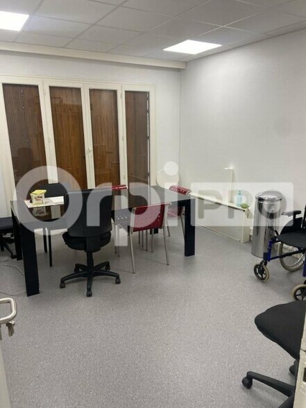 Bureau dans Pont-Audemer à vendre - Photo intérieure – Image 3 sur 7