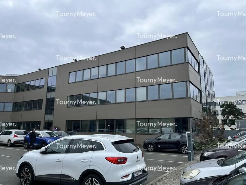 Bureau dans Pessac à louer - Photo de l’immeuble – Image 1 sur 7