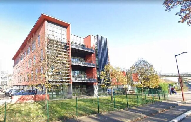 Plus de détails pour Bureau à louer