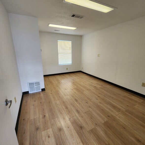 15501 Ranch Road 620 N, Austin, TX à louer - Photo de l’immeuble – Image 3 sur 7