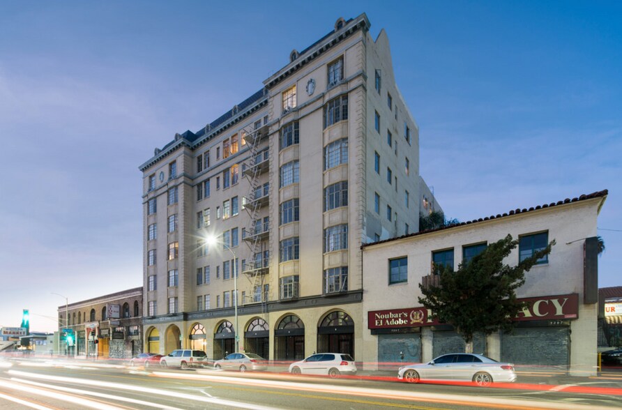 5217 Hollywood Blvd, Los Angeles, CA à louer - Photo de l’immeuble – Image 1 sur 1