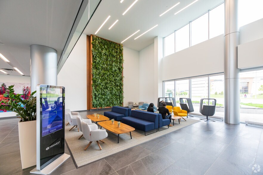 2 Prologis Blvd, Mississauga, ON à louer - Hall d’entrée – Image 2 sur 5