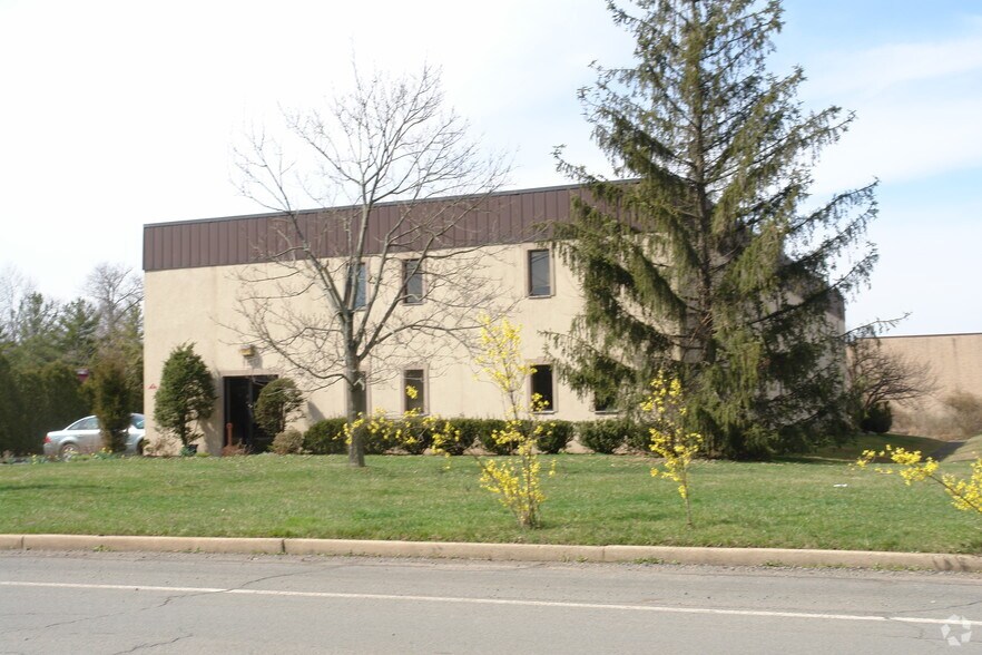 120 Old Camplain Rd, Hillsborough, NJ à louer - Photo de l’immeuble – Image 3 sur 14