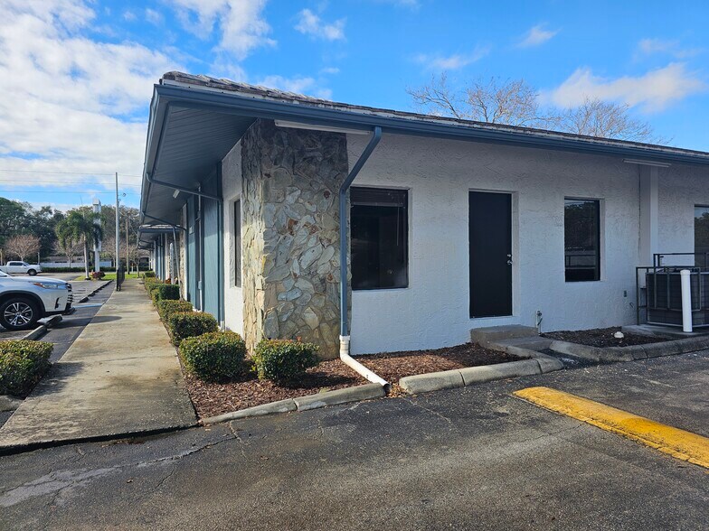 3275 66th St N, Saint Petersburg, FL à vendre - Photo de l’immeuble – Image 3 sur 7