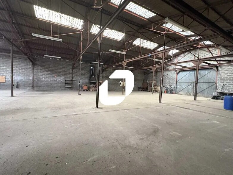 Industriel/Logistique dans Camblanes-et-Meynac à louer - Photo de l’immeuble – Image 3 sur 16