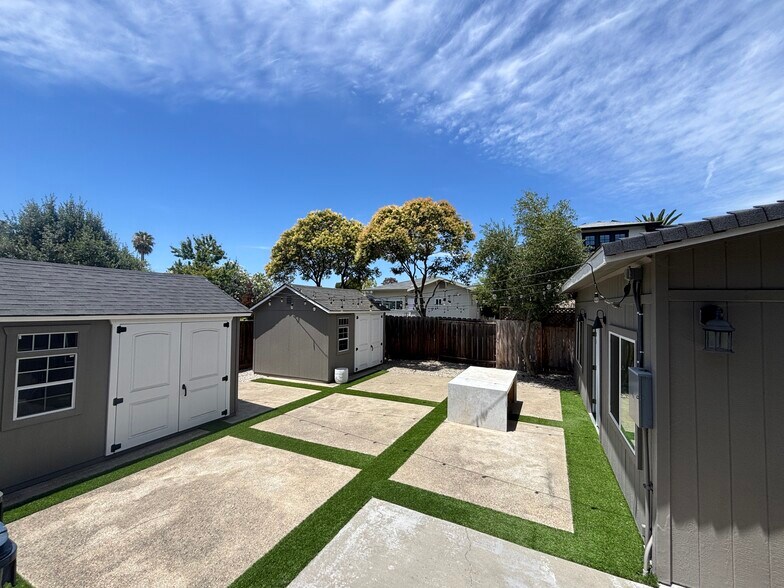2052 4th St, Livermore, CA à louer - Photo de l’immeuble – Image 2 sur 13