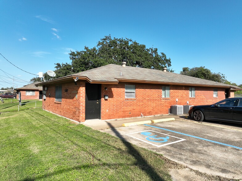 526 Wilkes St, Wharton, TX à vendre - Photo de l’immeuble – Image 2 sur 6