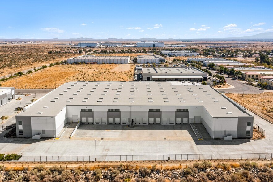 40347 Legacy Ln, Palmdale, CA à vendre - Photo de l’immeuble – Image 3 sur 12