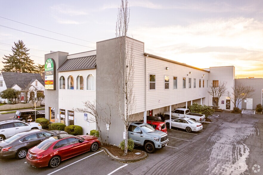 4803-4831 NE Fremont St, Portland, OR à louer - Photo de l’immeuble – Image 3 sur 5