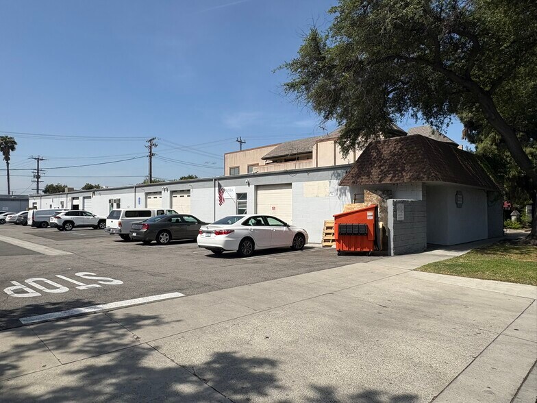 4718 San Fernando Rd, Glendale, CA à louer - Photo de l’immeuble – Image 1 sur 2