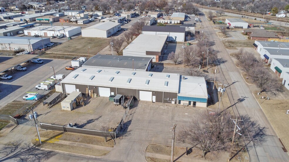 1006 N University Blvd, Norman, OK à louer - Photo de l’immeuble – Image 3 sur 6