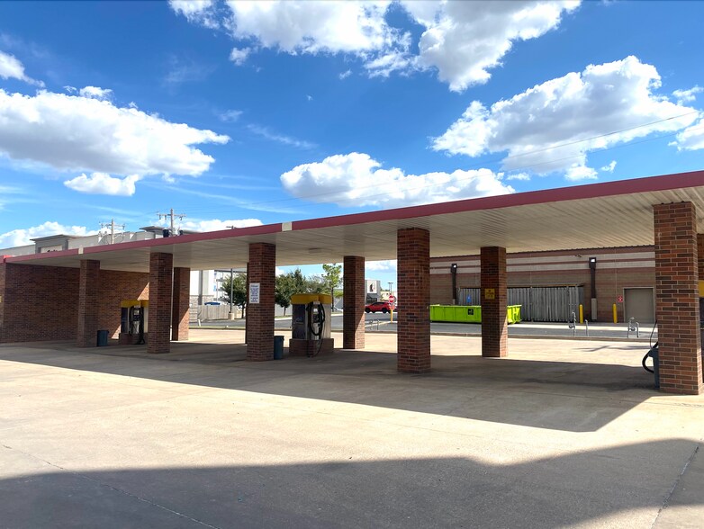 1505 Domino Dr, El Reno, OK à vendre - Photo de l’immeuble – Image 2 sur 7